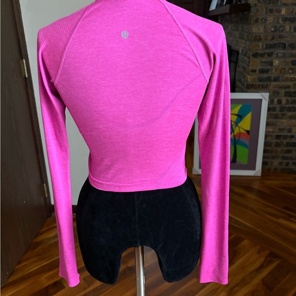 Lululemon Swiftly tech 2.0 Pink Long Sleeve Cropped Top - Picture 4 of 12